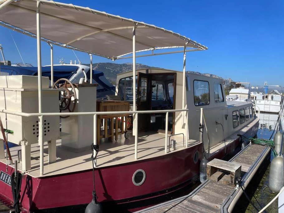 Botel Peniche Cocoun *